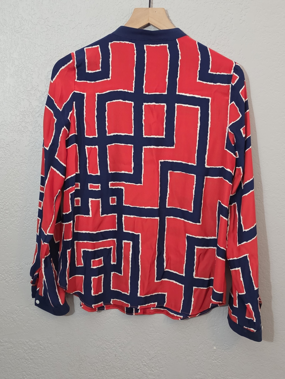 Alice & Trixie Red and Navy Geometric Button-Front Blouse Womens Small - Picture 8 of 8